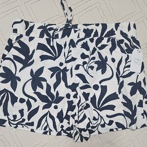 Time and Tru Women's Navy and White Patterned High Waist Shorts